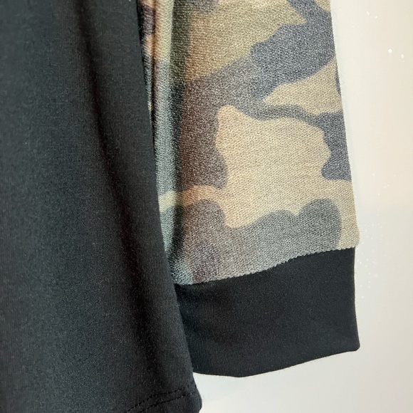 Brand new! Black/camo longsleeve with elbow patches. Medium. - Picture 3 of 6